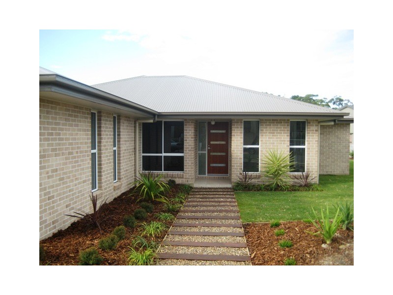 20 HILLVIEW CR, Little Mountain QLD 4551