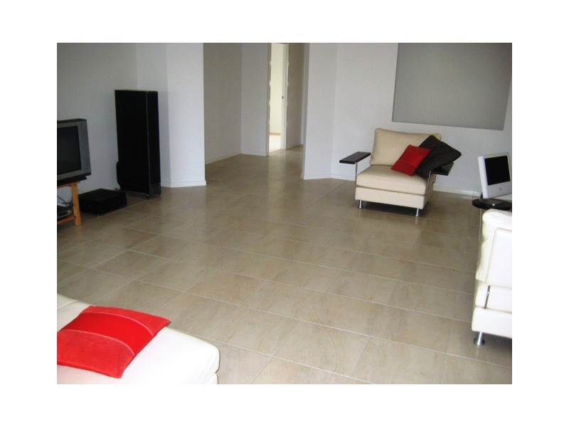 20 HILLVIEW CR, Little Mountain QLD 4551