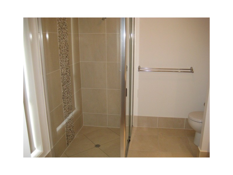 20 HILLVIEW CR, Little Mountain QLD 4551