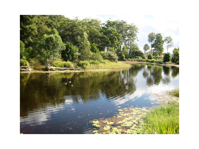 20 HILLVIEW CR, Little Mountain QLD 4551