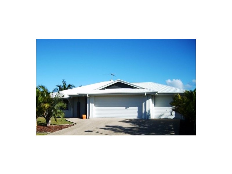 2 Leach Court, Pelican Waters QLD 4551