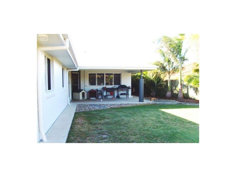 2 Leach Court, Pelican Waters QLD 4551