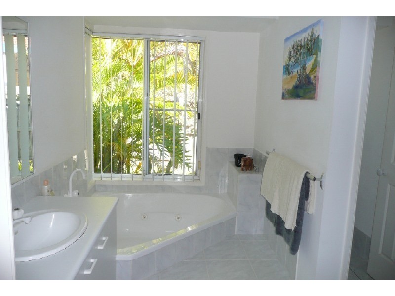 51 Maryann Street, Golden Beach QLD 4551