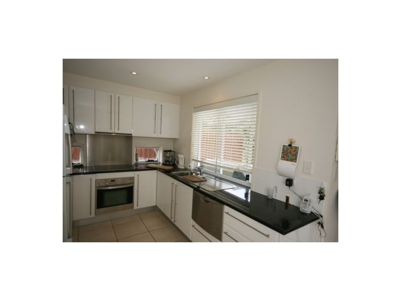 2 Dominica Place, Kawana Island QLD 4575