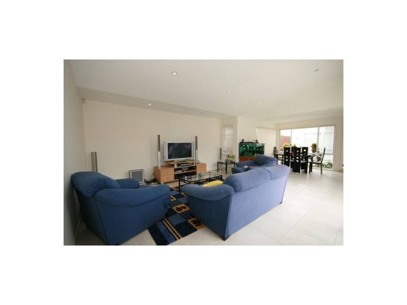 2 Dominica Place, Kawana Island QLD 4575