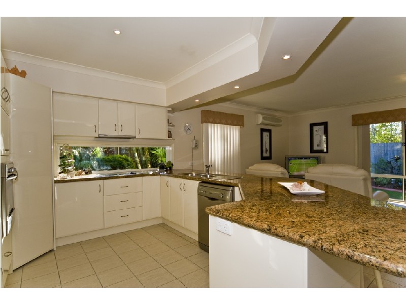 2 Quay Court, Twin Waters QLD 4564