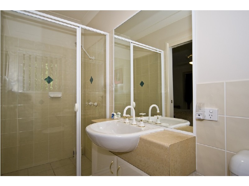 2 Quay Court, Twin Waters QLD 4564