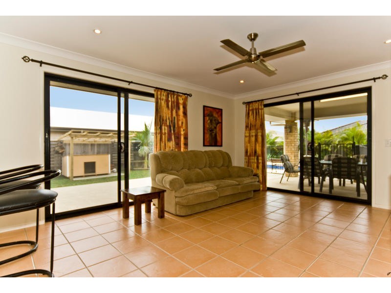 7 IVADALE BVD, Little Mountain QLD 4551