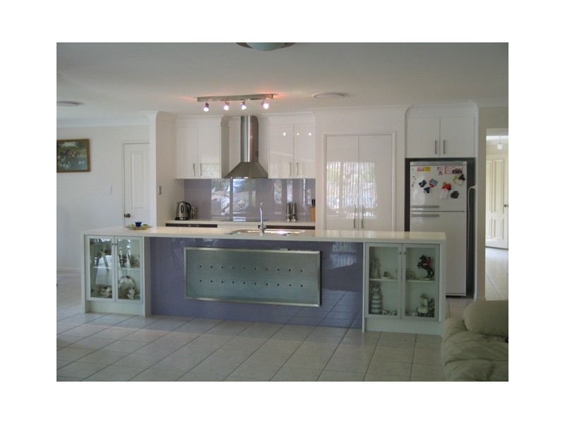 40 Gallery Pl, Little Mountain QLD 4551