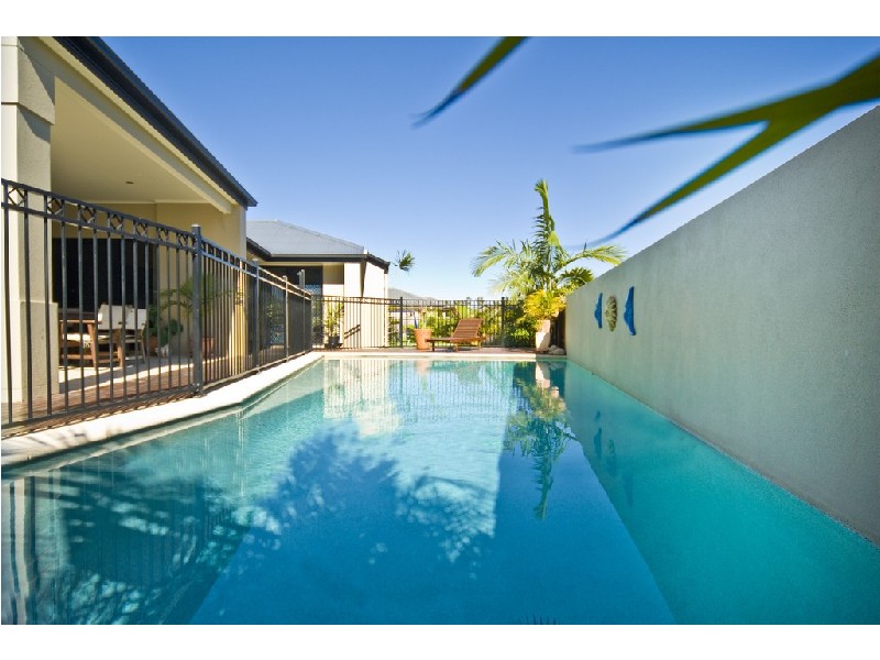 1 Pompano Court, Mountain Creek QLD 4557