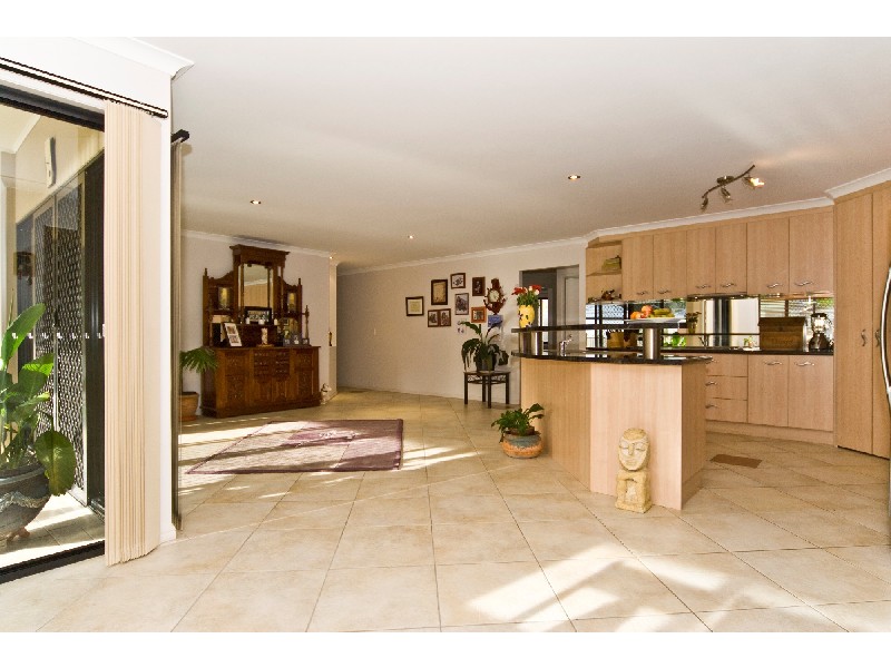1 Pompano Court, Mountain Creek QLD 4557