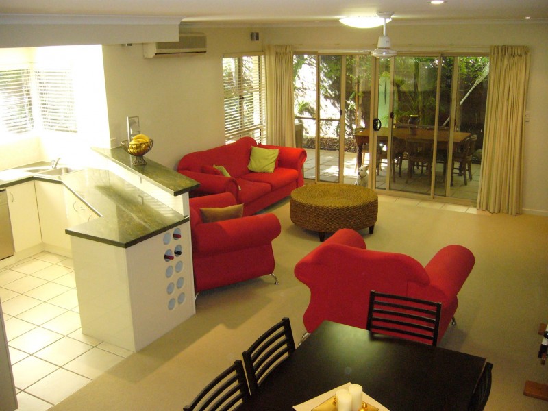 Unit 5, 5 Tranquil Place, Alexandra Headland QLD 4572