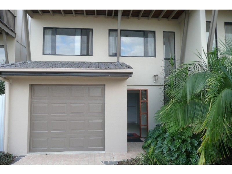 2/2 Rosewood Drive, Caloundra West QLD 4551