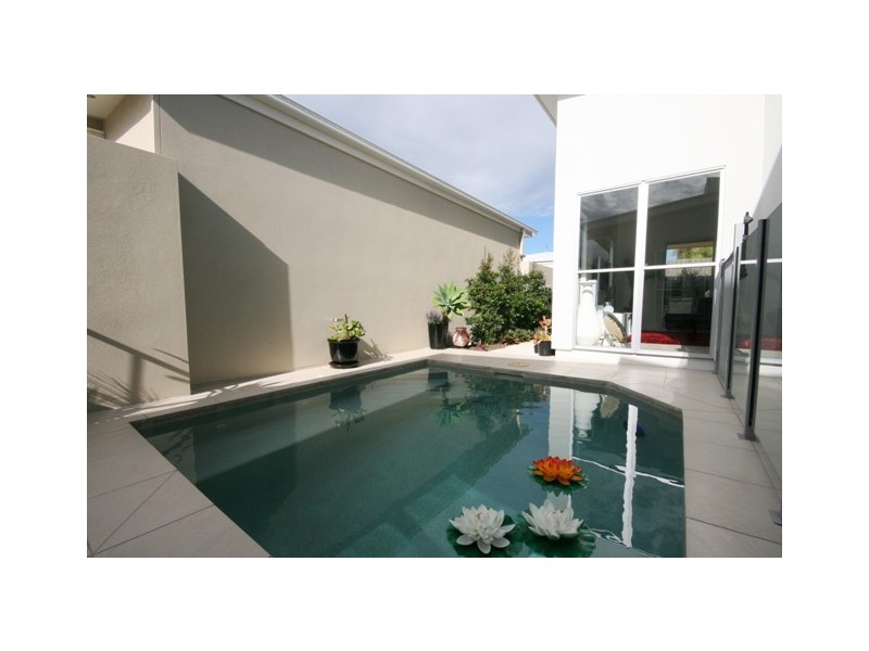 20 TORTOLA PLACE, Kawana Island QLD 4575