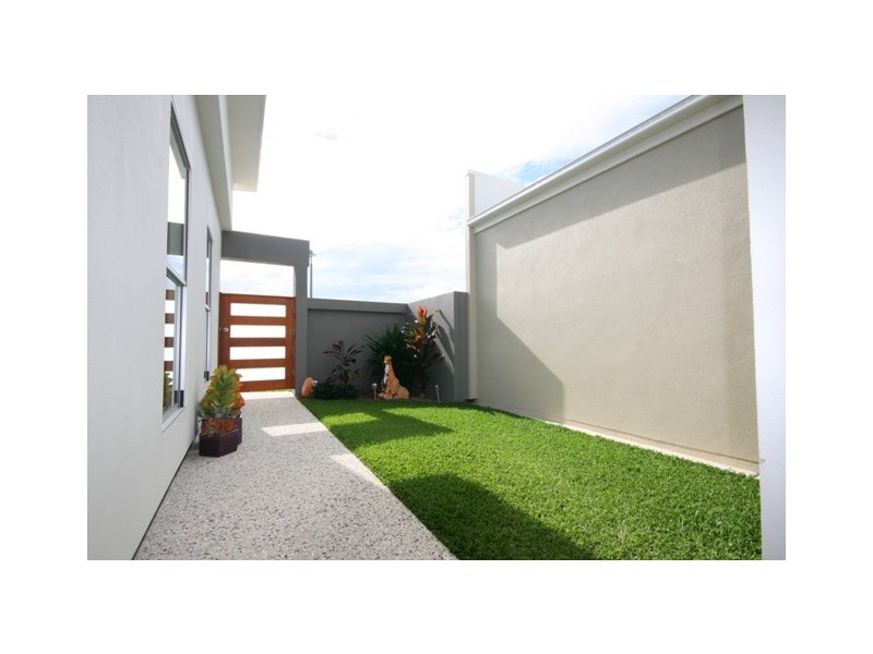 20 TORTOLA PLACE, Kawana Island QLD 4575