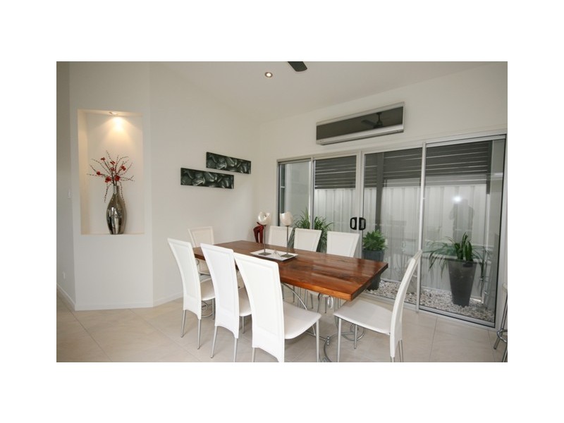20 TORTOLA PLACE, Kawana Island QLD 4575