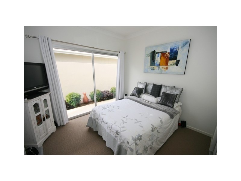 20 TORTOLA PLACE, Kawana Island QLD 4575