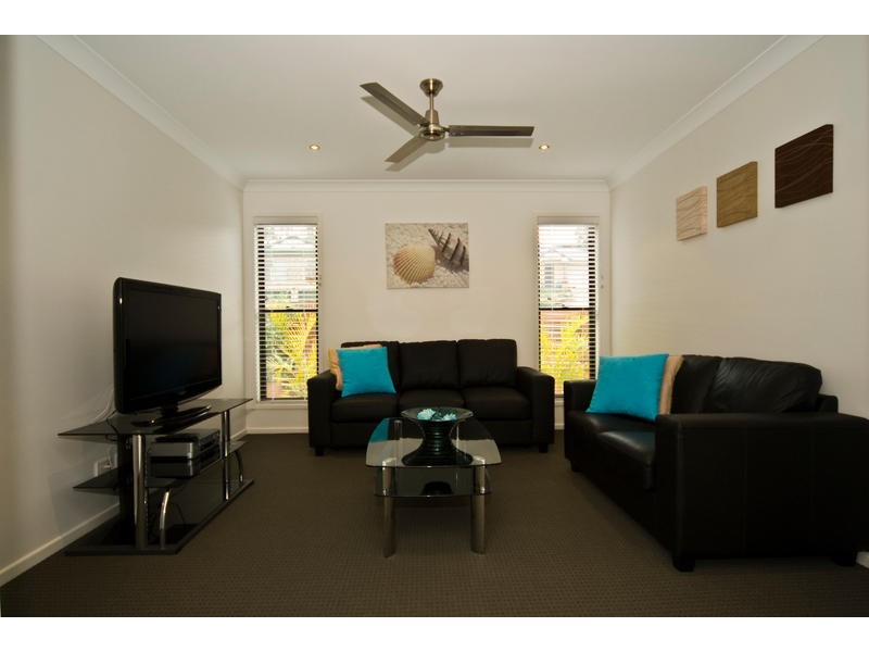 1 LOTTE PL, Little Mountain QLD 4551