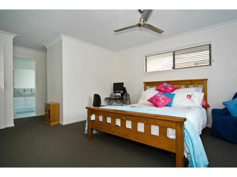 1 LOTTE PL, Little Mountain QLD 4551
