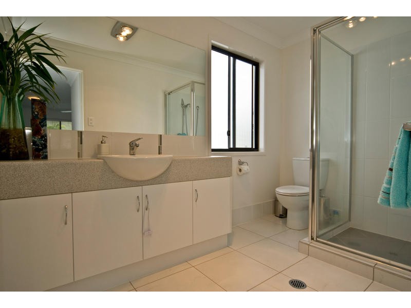 1 LOTTE PL, Little Mountain QLD 4551