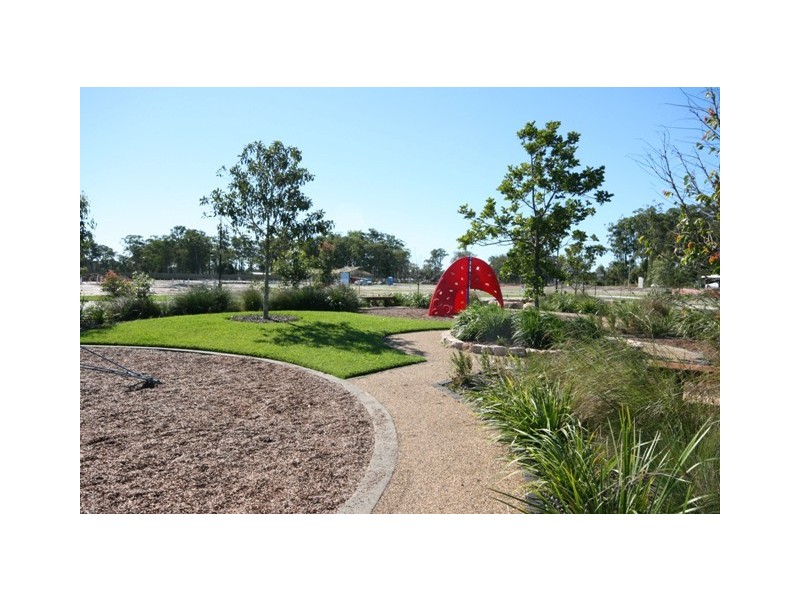 98 ELVENA CIRCUIT, Little Mountain QLD 4551