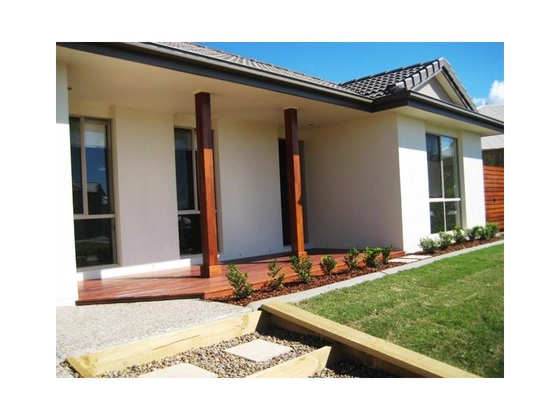 31 HILLVIEW CR, Little Mountain QLD 4551