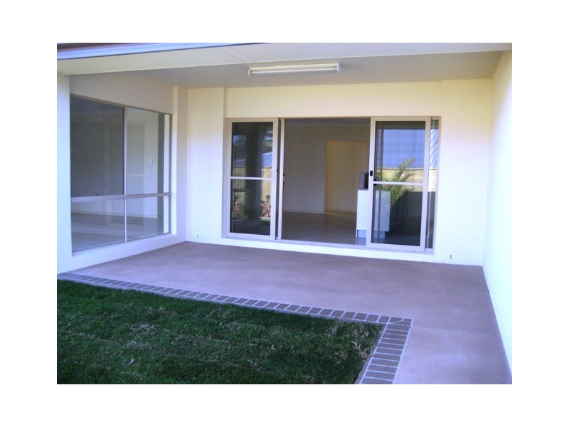 31 HILLVIEW CR, Little Mountain QLD 4551