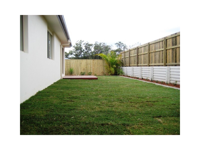 31 HILLVIEW CR, Little Mountain QLD 4551