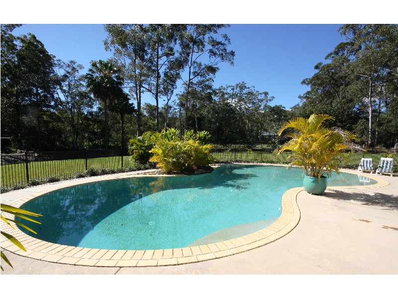 6 Sawreys Road, Forest Glen QLD 4556