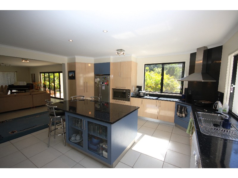 6 Sawreys Road, Forest Glen QLD 4556