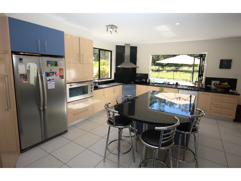 6 Sawreys Road, Forest Glen QLD 4556