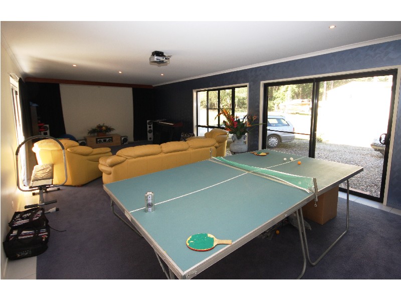 6 Sawreys Road, Forest Glen QLD 4556