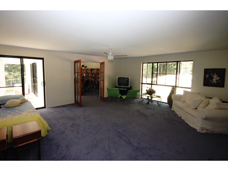 6 Sawreys Road, Forest Glen QLD 4556