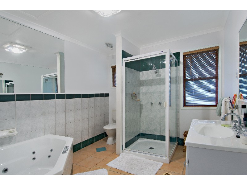 8/5 BARNES DRIVE, Buderim QLD 4556