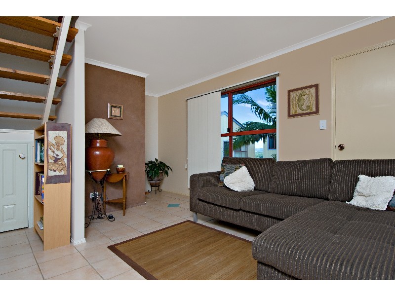 8/5 BARNES DRIVE, Buderim QLD 4556