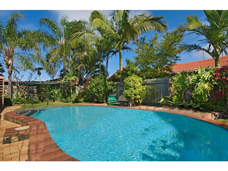 2 BANGALOW ST, Minyama QLD 4575