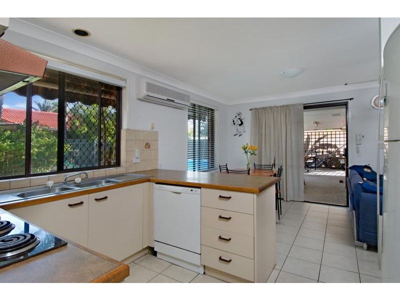 2 BANGALOW ST, Minyama QLD 4575