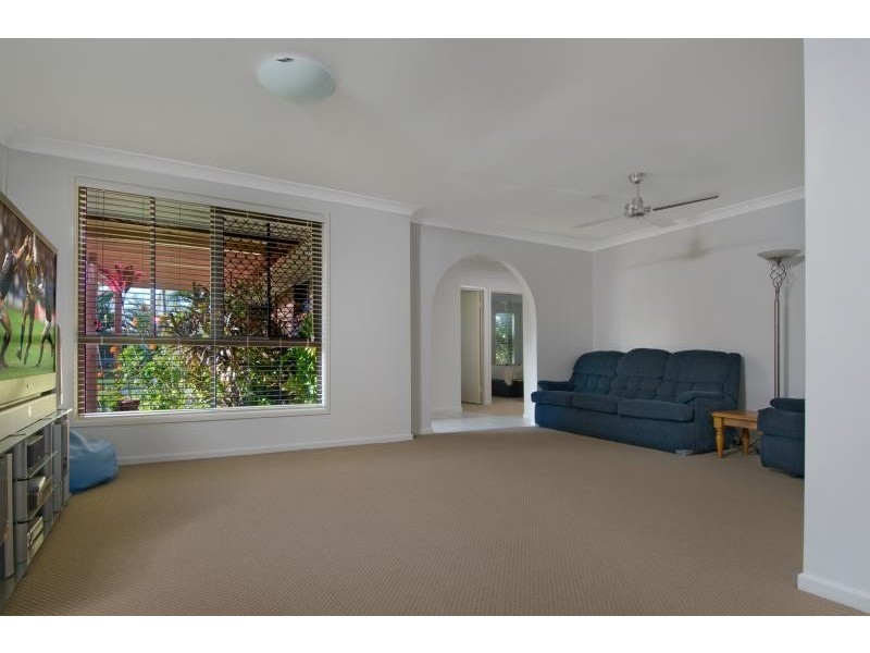 2 BANGALOW ST, Minyama QLD 4575