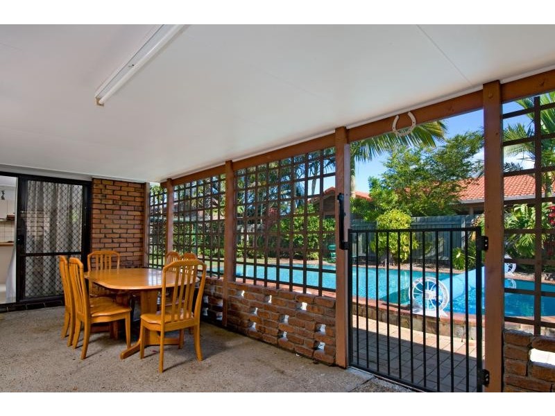 2 BANGALOW ST, Minyama QLD 4575