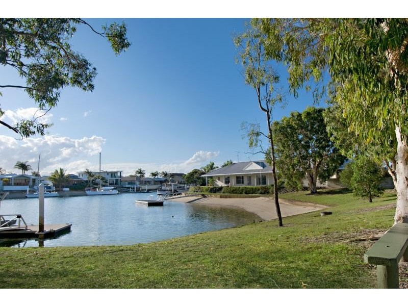 2 BANGALOW ST, Minyama QLD 4575