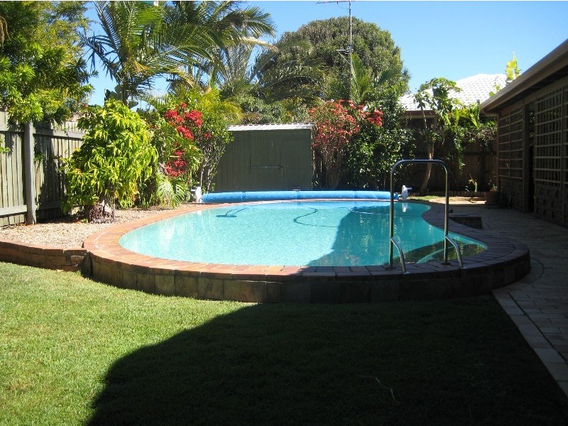 2 BANGALOW ST, Minyama QLD 4575