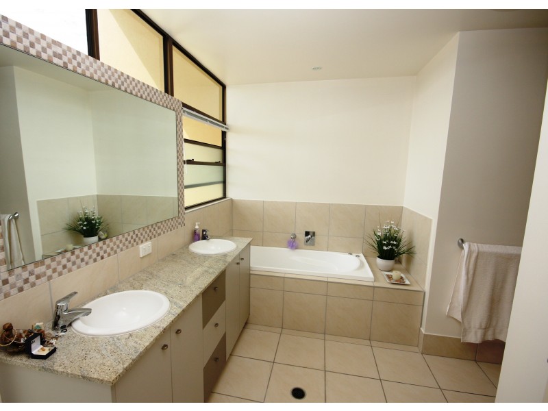 43/1 Grenada Way  ‘Leeward Apts’, Kawana Island QLD 4575