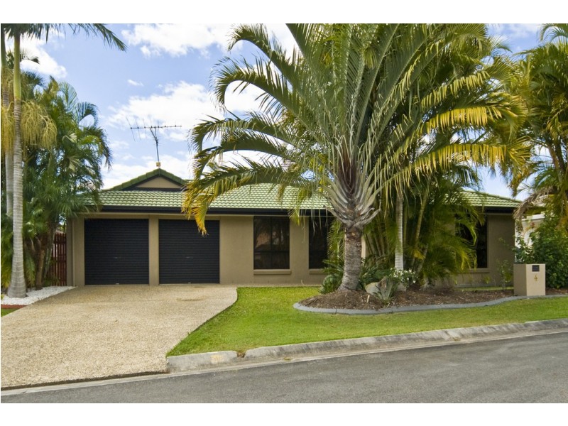 4 SANCTUARY PL, Little Mountain QLD 4551