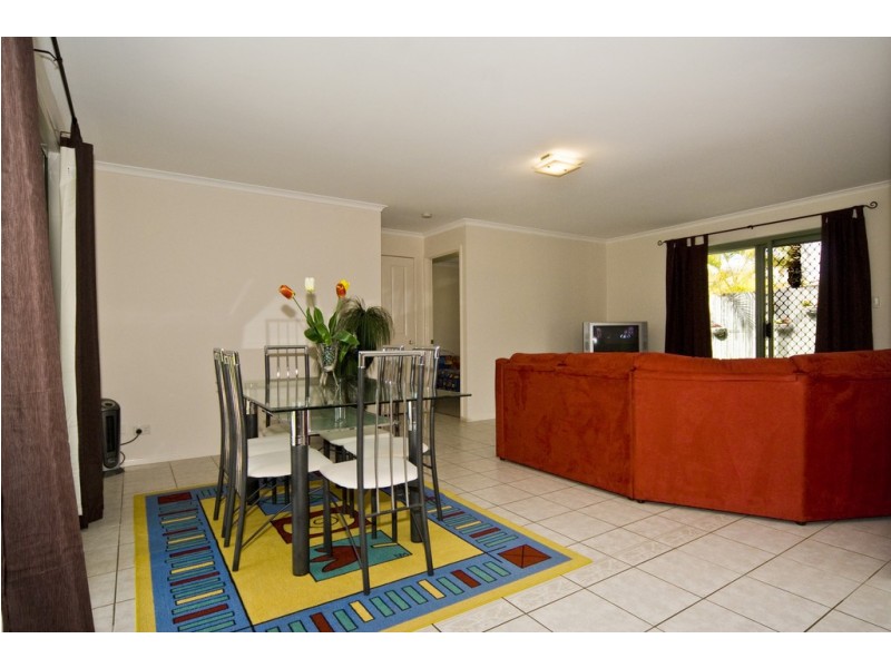 4 SANCTUARY PL, Little Mountain QLD 4551