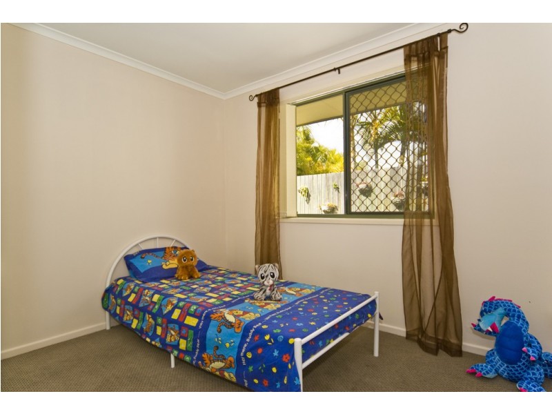 4 SANCTUARY PL, Little Mountain QLD 4551