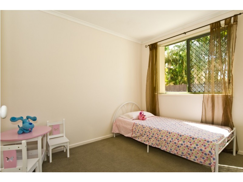 4 SANCTUARY PL, Little Mountain QLD 4551