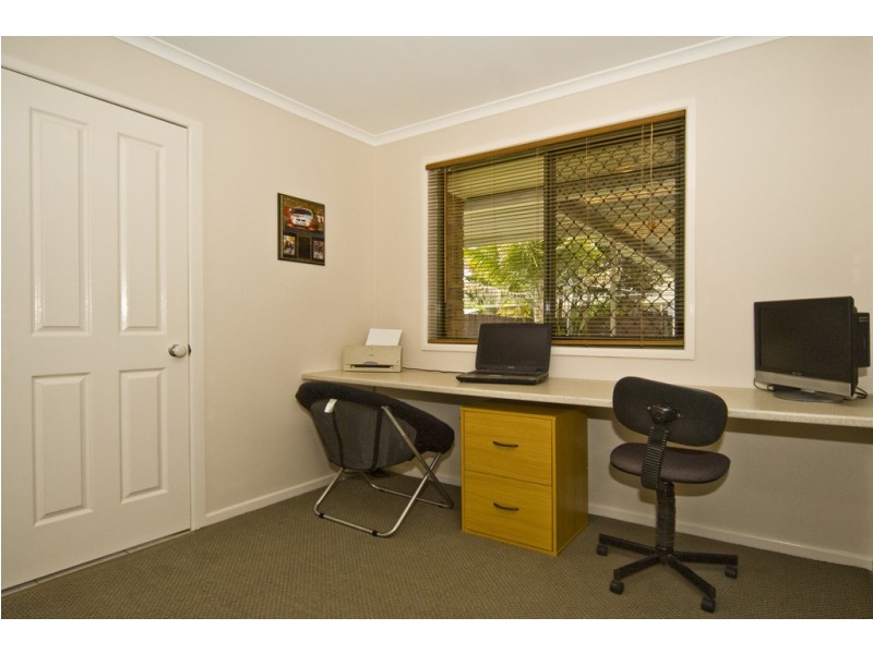 4 SANCTUARY PL, Little Mountain QLD 4551