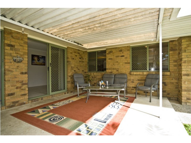 4 SANCTUARY PL, Little Mountain QLD 4551