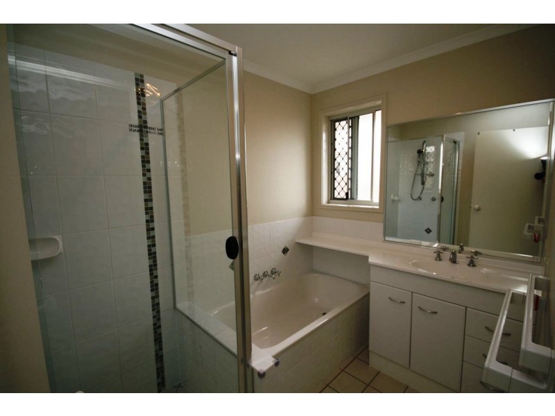 13 Davis St, Sippy Downs QLD 4556