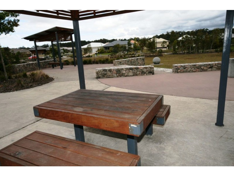 13 Davis St, Sippy Downs QLD 4556